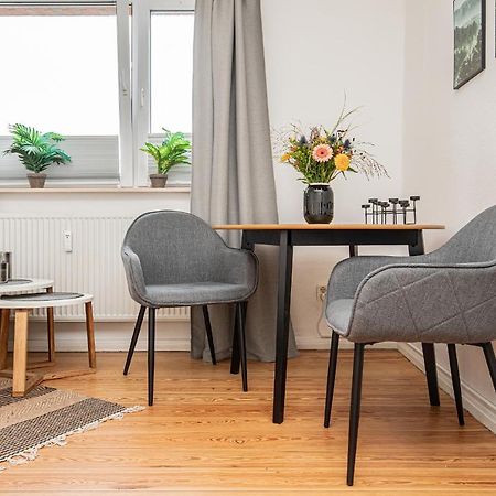 Fewo1846 - Kommood - Zentral Gelegenes Studio-Apartment Mit Balkon Im Hochparterre เฟลนส์บวร์ก ภายนอก รูปภาพ