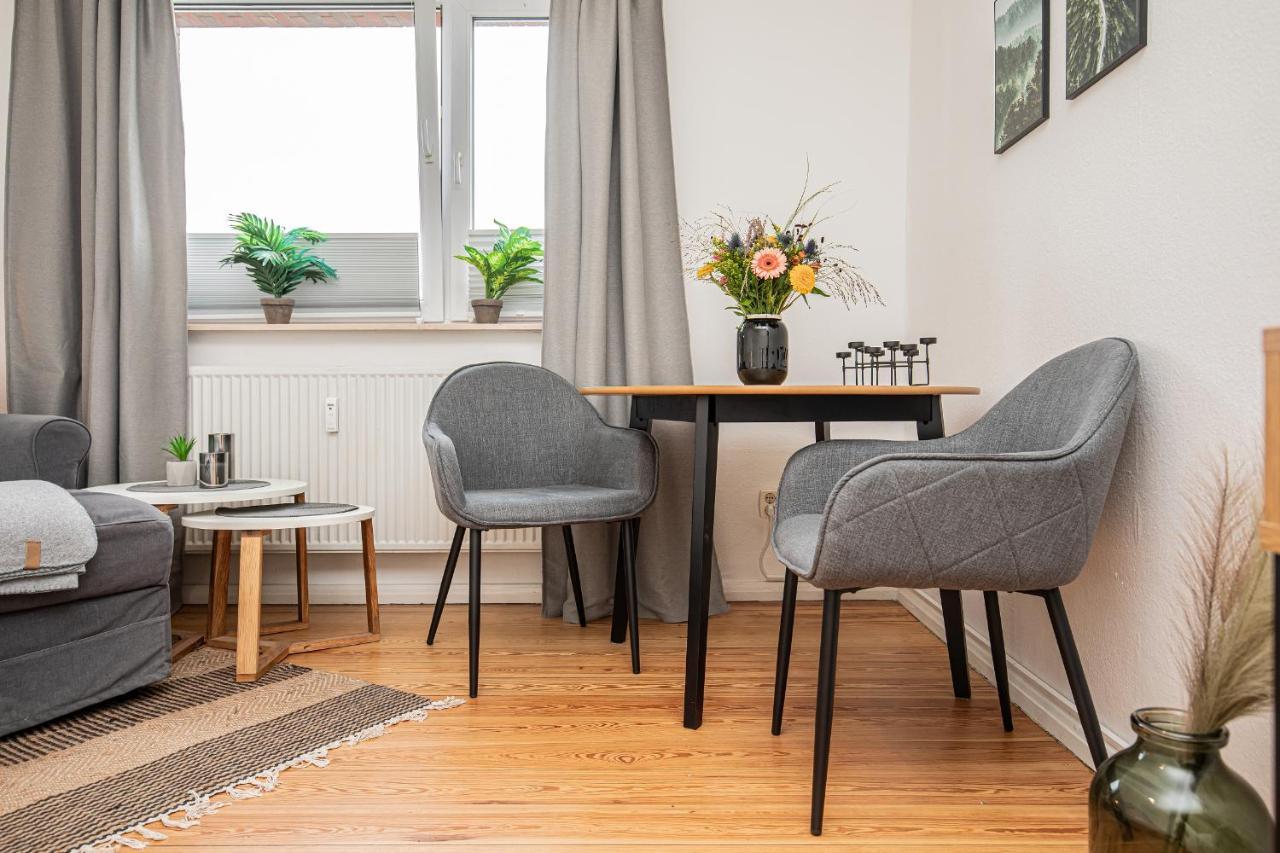 Fewo1846 - Kommood - Zentral Gelegenes Studio-Apartment Mit Balkon Im Hochparterre เฟลนส์บวร์ก ภายนอก รูปภาพ